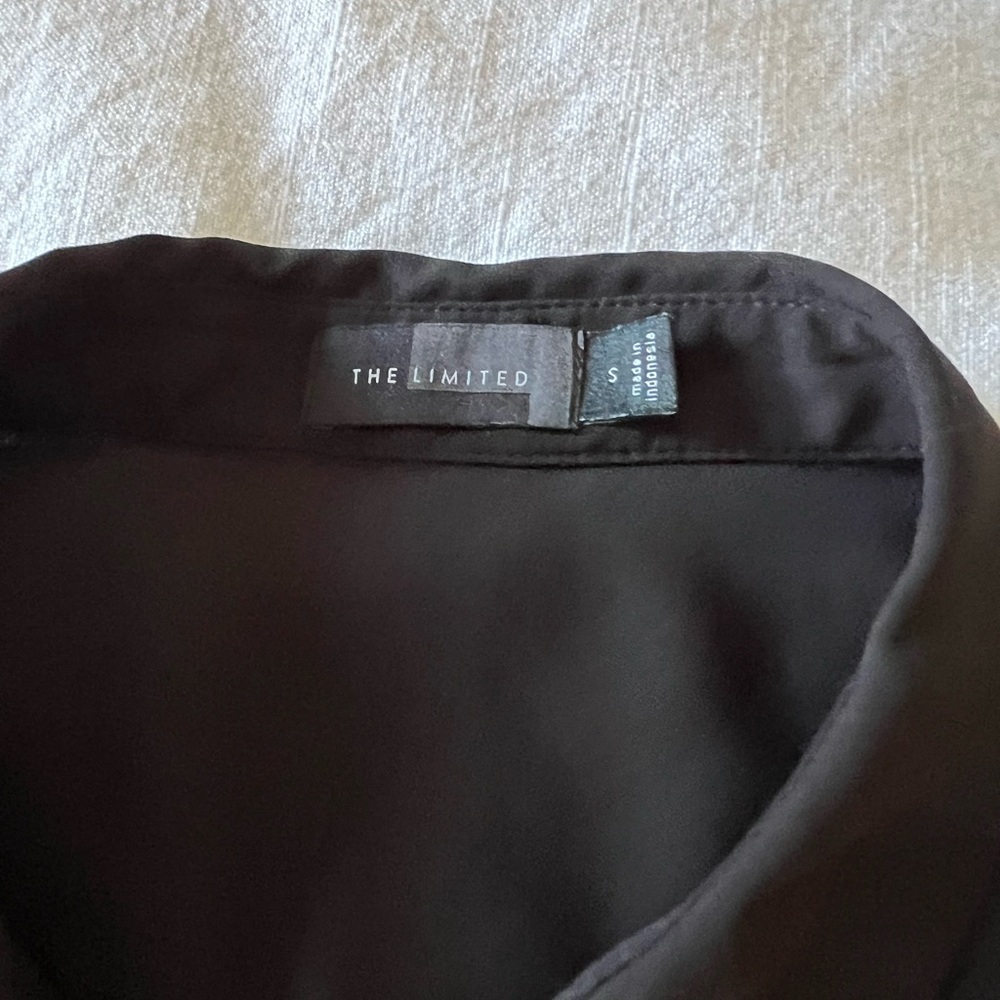 3 blouses - Picture 3 of 5